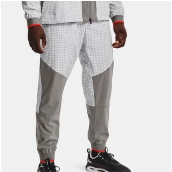 Under Armour men’s Rush legacy wind pants NWOT. Size M - Picture 1 of 2
